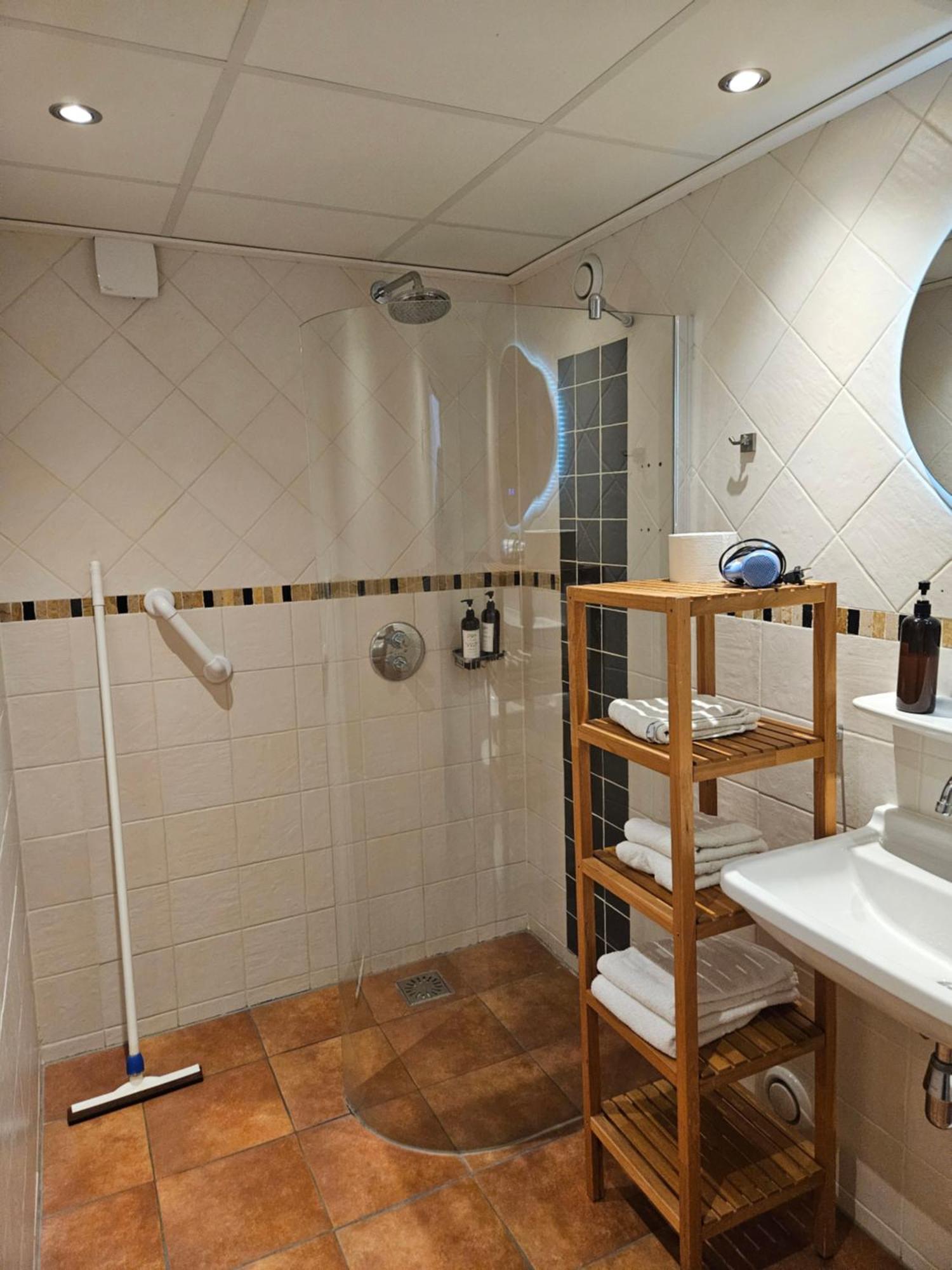 Hotel Dolores Ameland Нес Экстерьер фото